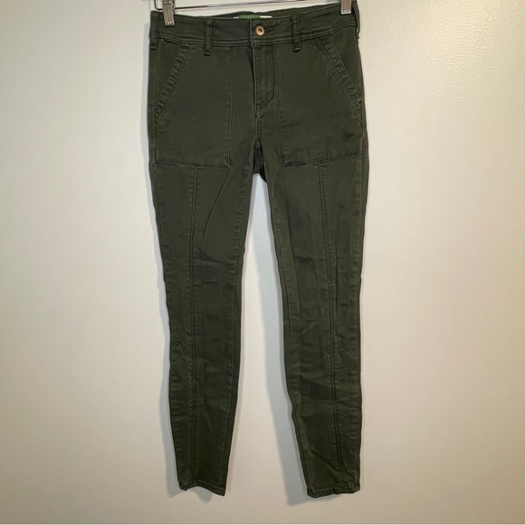 Anthropologie Pants - Anthropologie green skinny pants Size 25